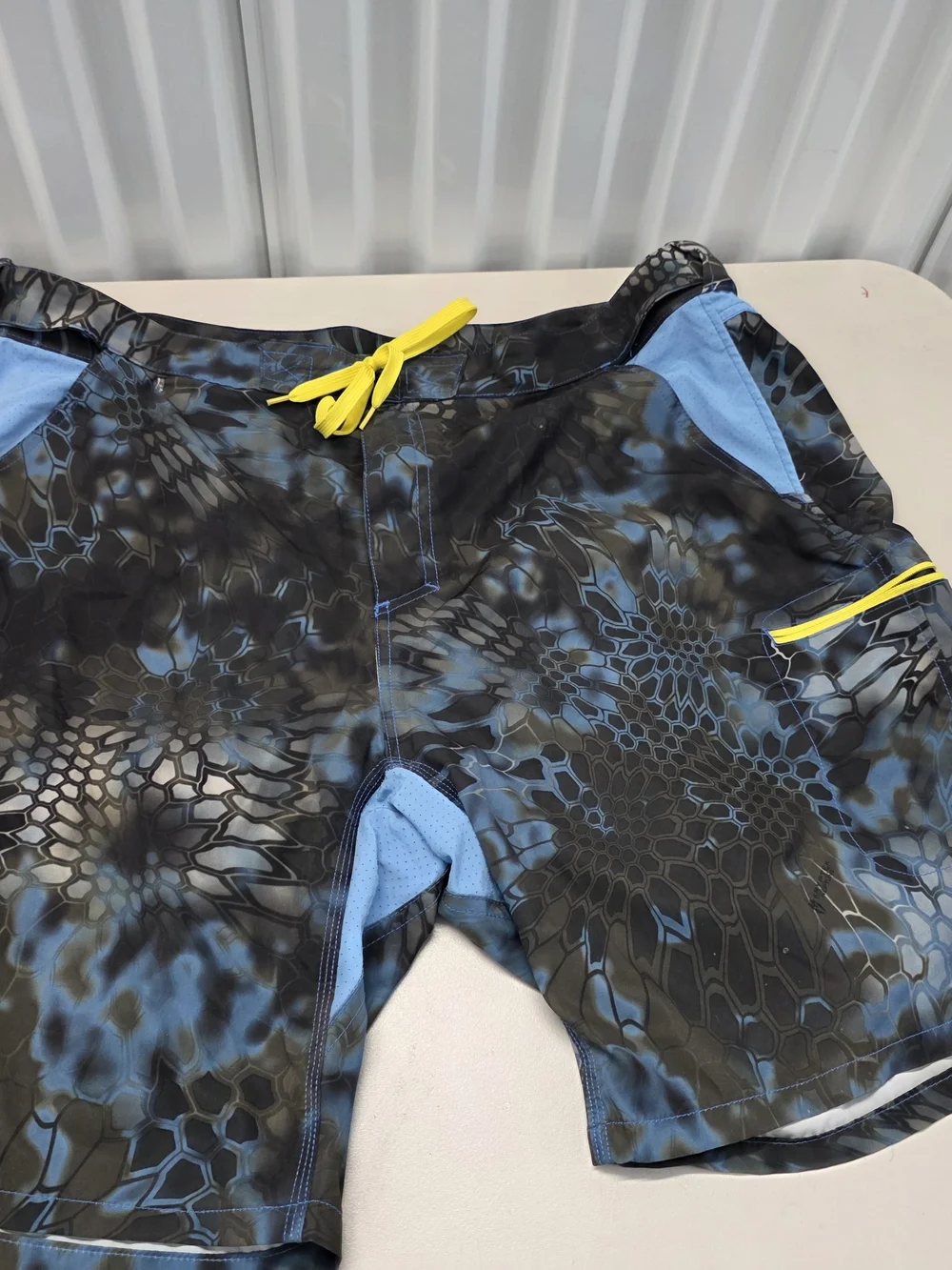 Huk Performance Fishing Board Shorts Men's Size XXXL Inseam 9.5.